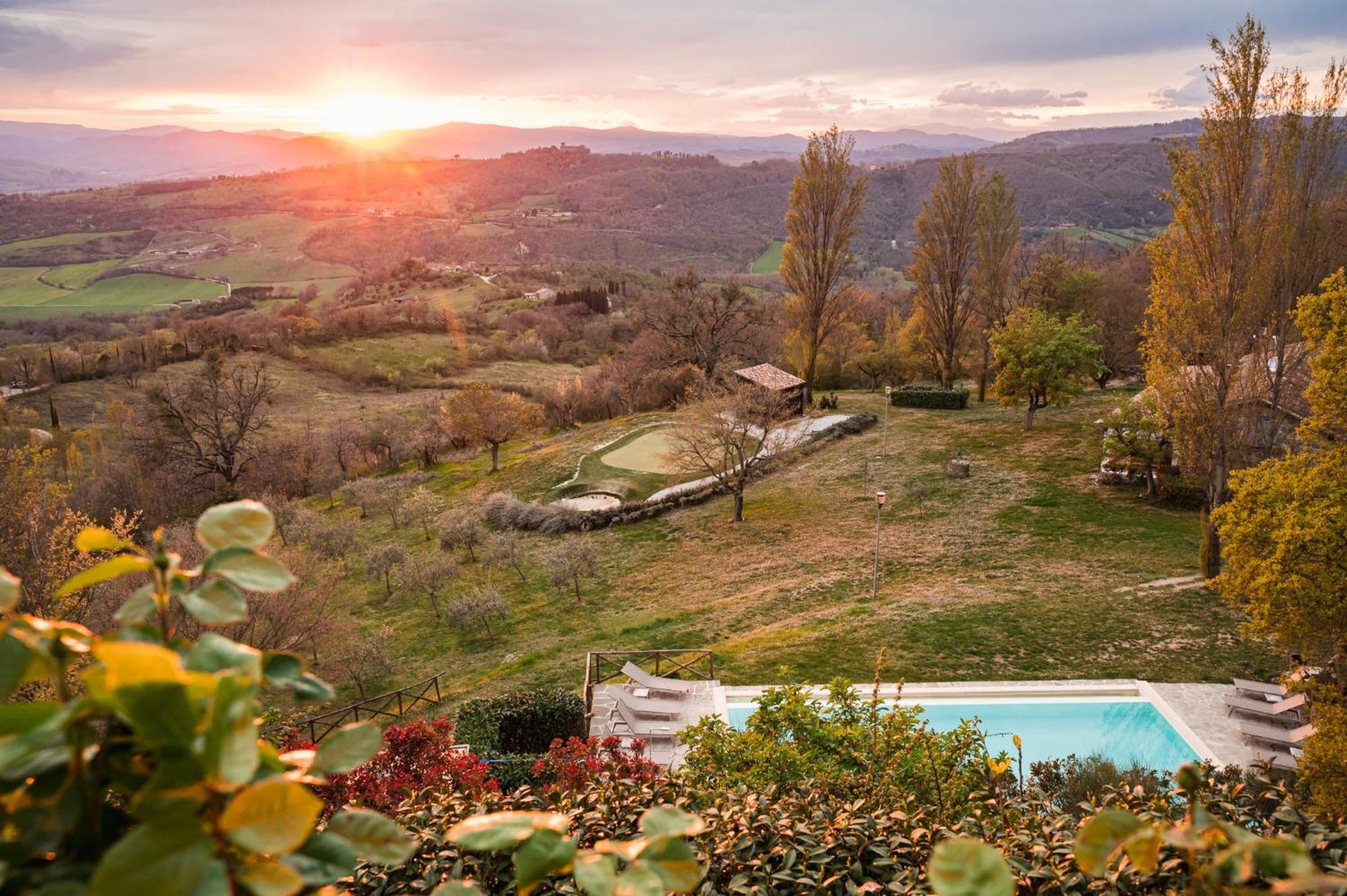 Nikis Resort Губио Екстериор снимка