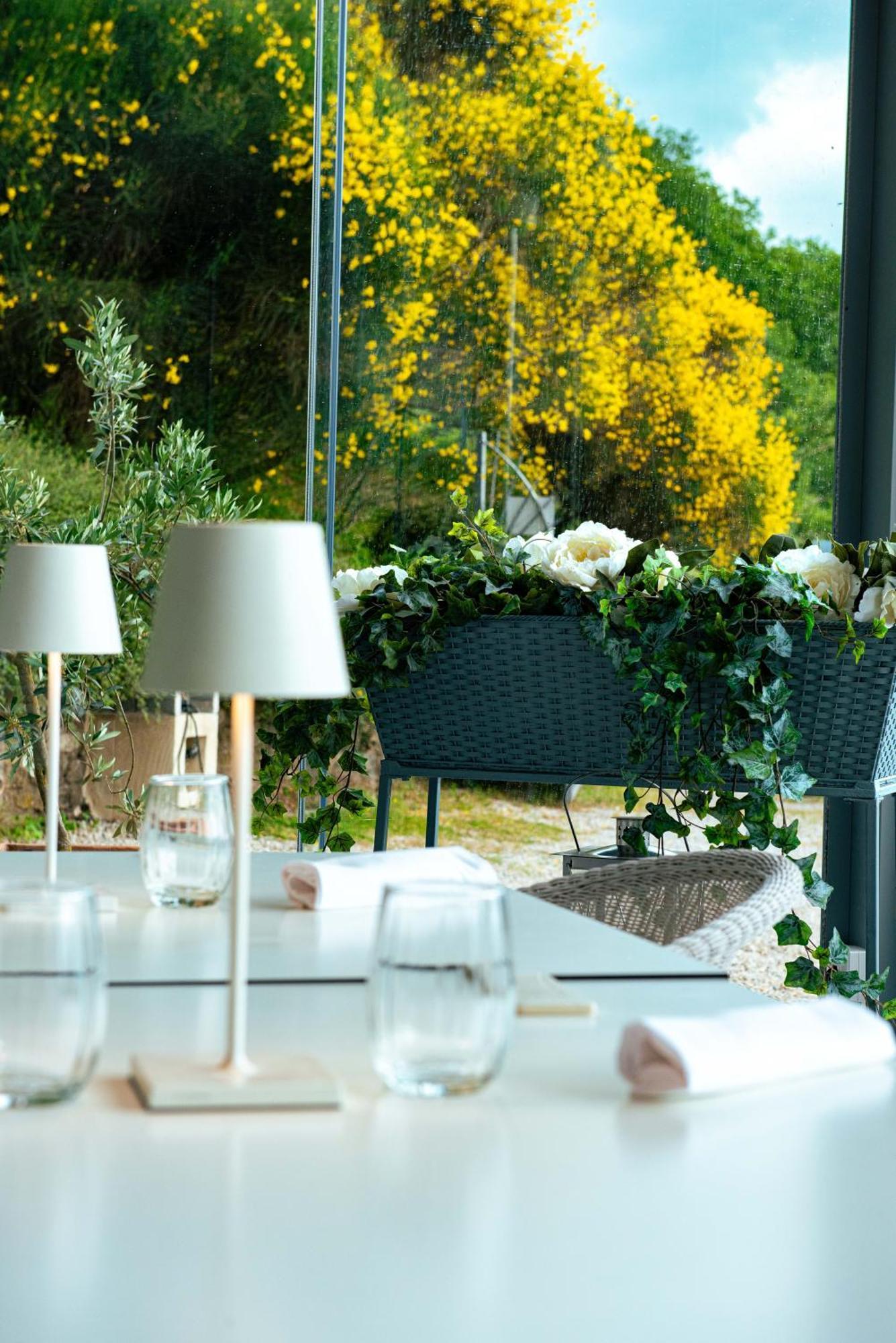 Nikis Resort Губио Екстериор снимка