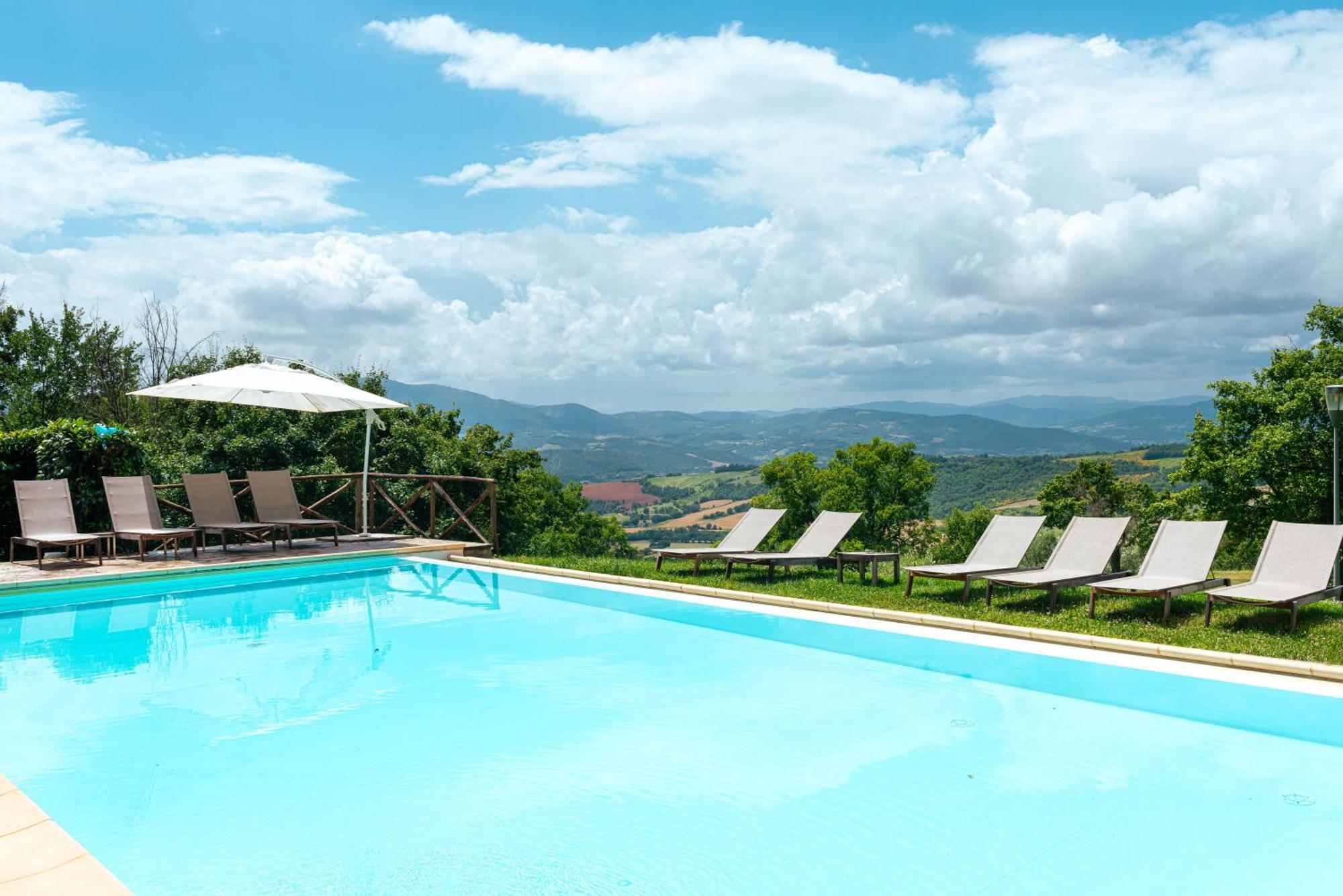 Nikis Resort Губио Екстериор снимка