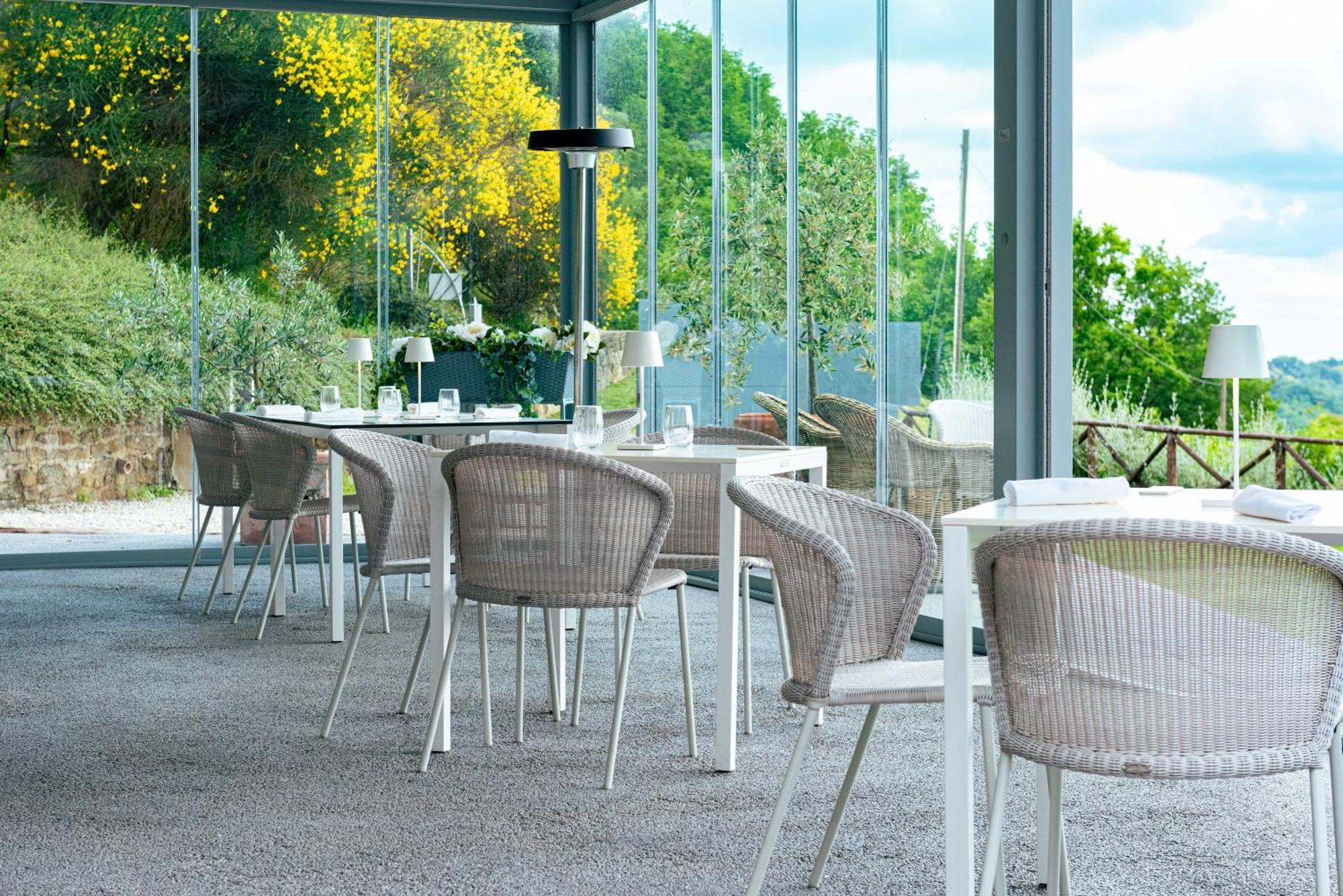Nikis Resort Губио Екстериор снимка